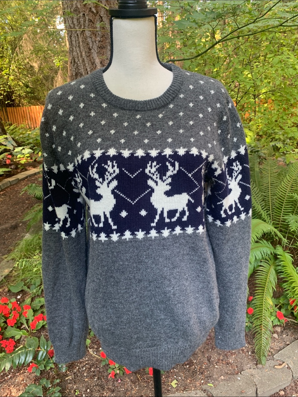 Women's Gray & Navy Reindeer Pattern Sweater